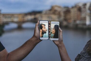 Advantages and disadvantages of long-distance relationships: testing your love for strength
