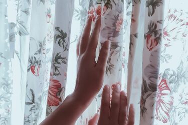 Как правильно стирать шторы, чтобы они не сели: советы опытных хозяек