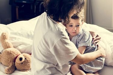 Как родители могут помочь ребенку, когда ему снятся кошмары: полезные советы