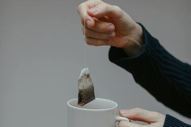 Как использовать чайные пакетики: 5 оригинальных лайфхаков для хозяек