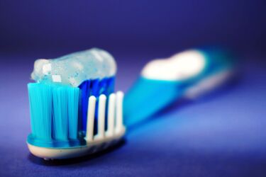 Как зубную пасту использовать в быту: необычные способы