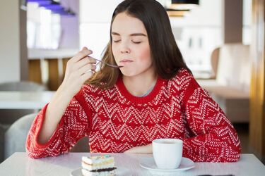Как преодолеть зависимость от сладкого: эффективные советы