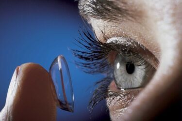 Contact lenses for vision: advantages and disadvantages