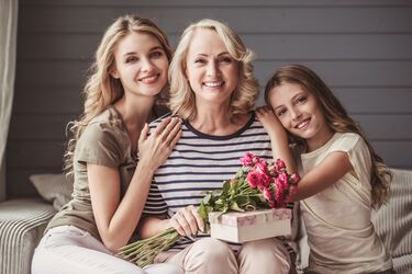 Топ-5 подарков для мамы