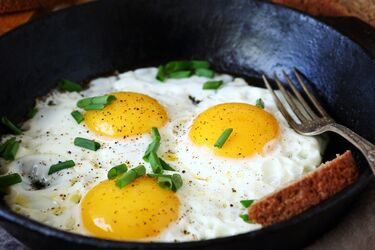 Як приготувати ідеальну та красиву яєчню