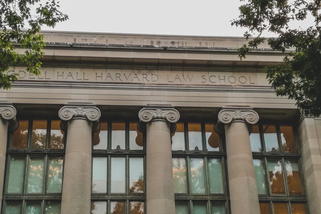 Одно из самых известных заведений в мире: интересные факты о Гарвардском университете
