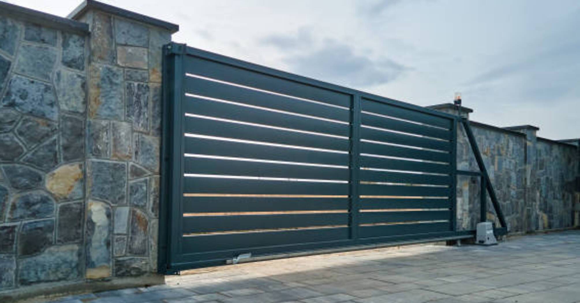 Swing or sliding gates: which gate to choose