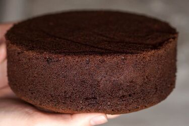 Як готувати шоколадний бісквіт, щоб він завжди виходив