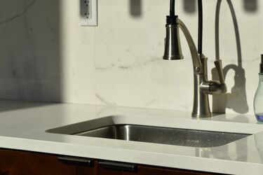 Плесни вокруг раковины