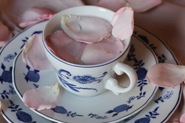 Как восстановить цвет почерневшей фарфоровой посуды: проверенные методы