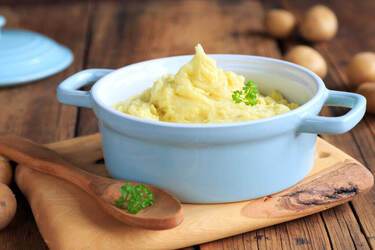 Чим замінити воду та молоко під час приготування пюре