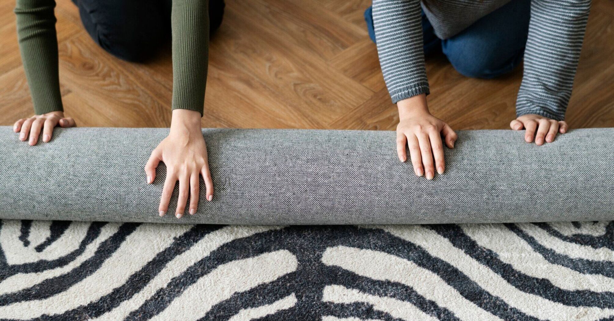 Що робити, аби килим не ковзав на підлозі: Три лайфхаки
