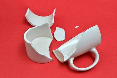 Приносить лише негатив: 4 речі у вашому домі, яких варто позбутися