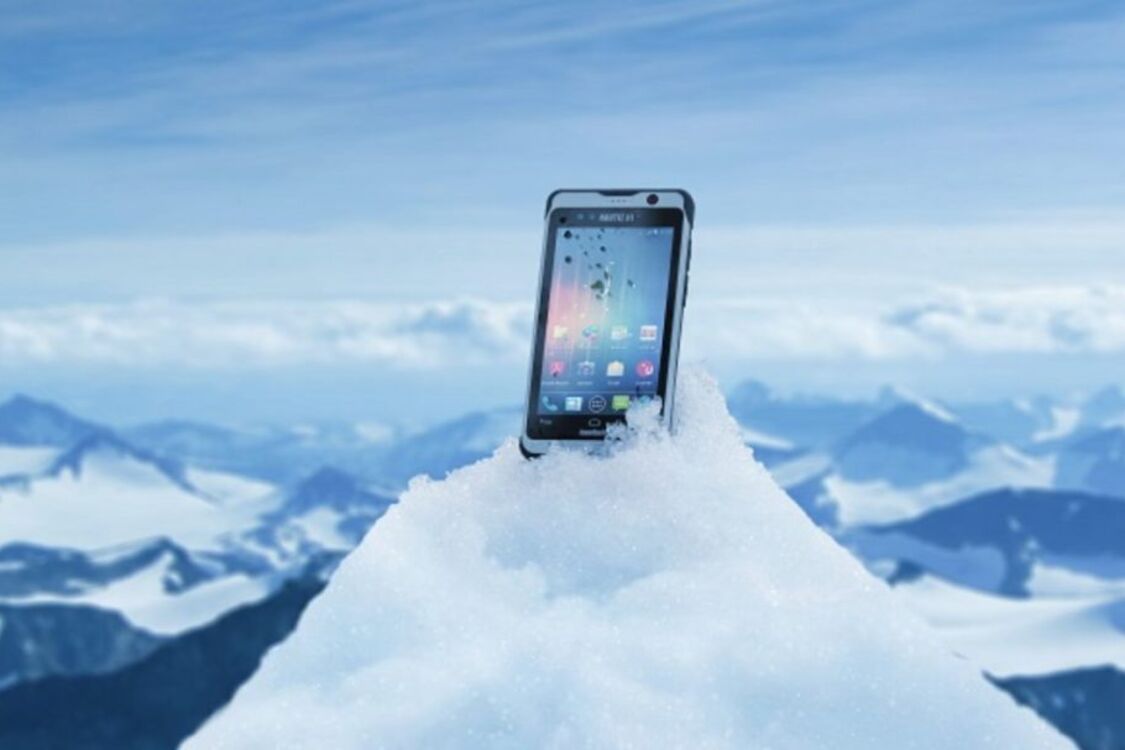 How to protect your smartphone in cold temperatures: 5 tips