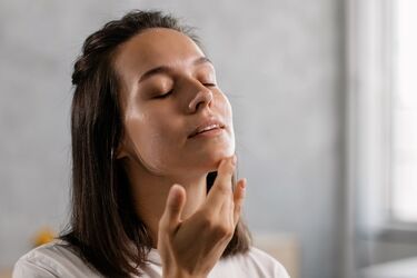 Хвилина часу щодня і друге підборіддя зникне: що радять фахівці (відео)