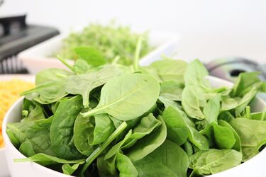 Топ-5 самых питательных видов зелени, которые можно добавлять в супы