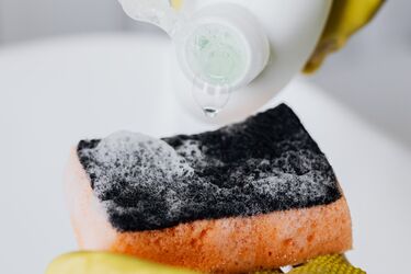 Губки разного цвета предназначены для разной посуды: Чего вы не знали