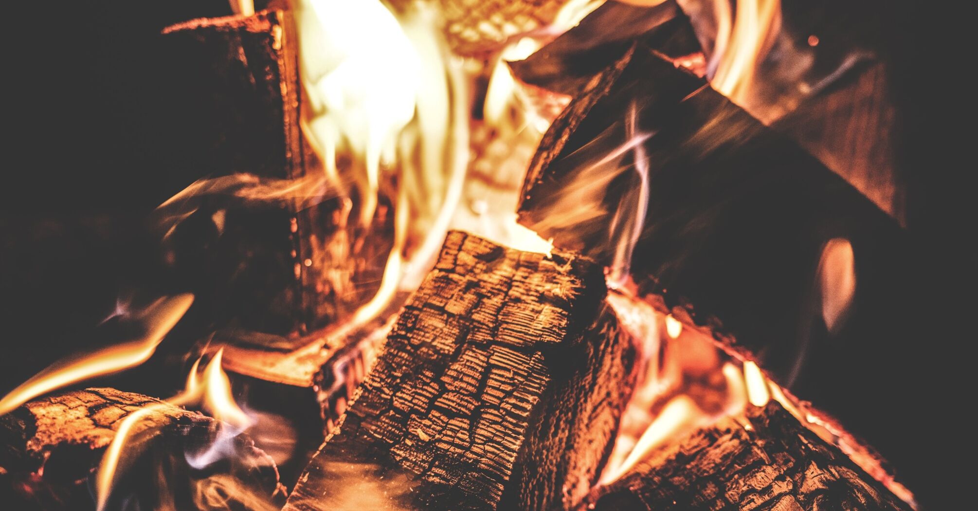 Как сделать так, чтобы дрова горели дольше: Эффективные советы