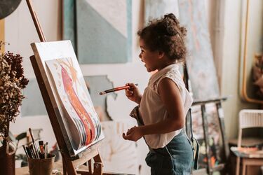 Как вывести пятна от краски из ткани в домашних условиях