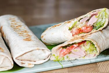 Всього 15 хвилин: покроковий рецепт приготування шаурми нашвидкуруч