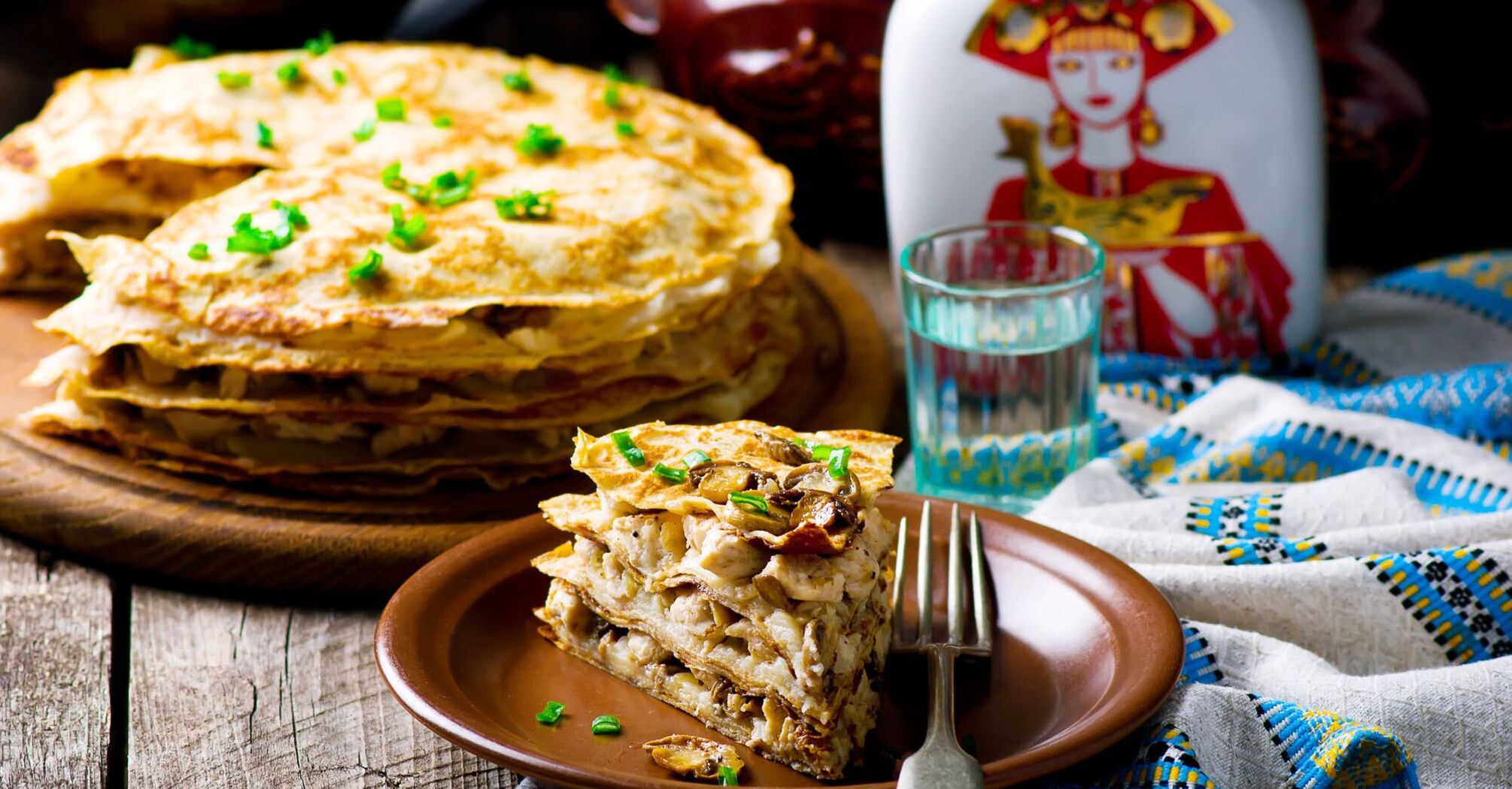 Блинный пирог с курицей