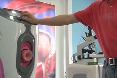 Симулятор піхви винайшли для чоловіків, які мають здати сперму (відео)
