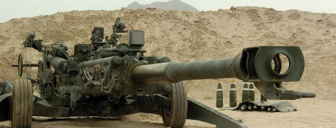 Бойцы 406 ОАБр показали ликвидацию врага и его военной техники из 'трех топоров' (видео)