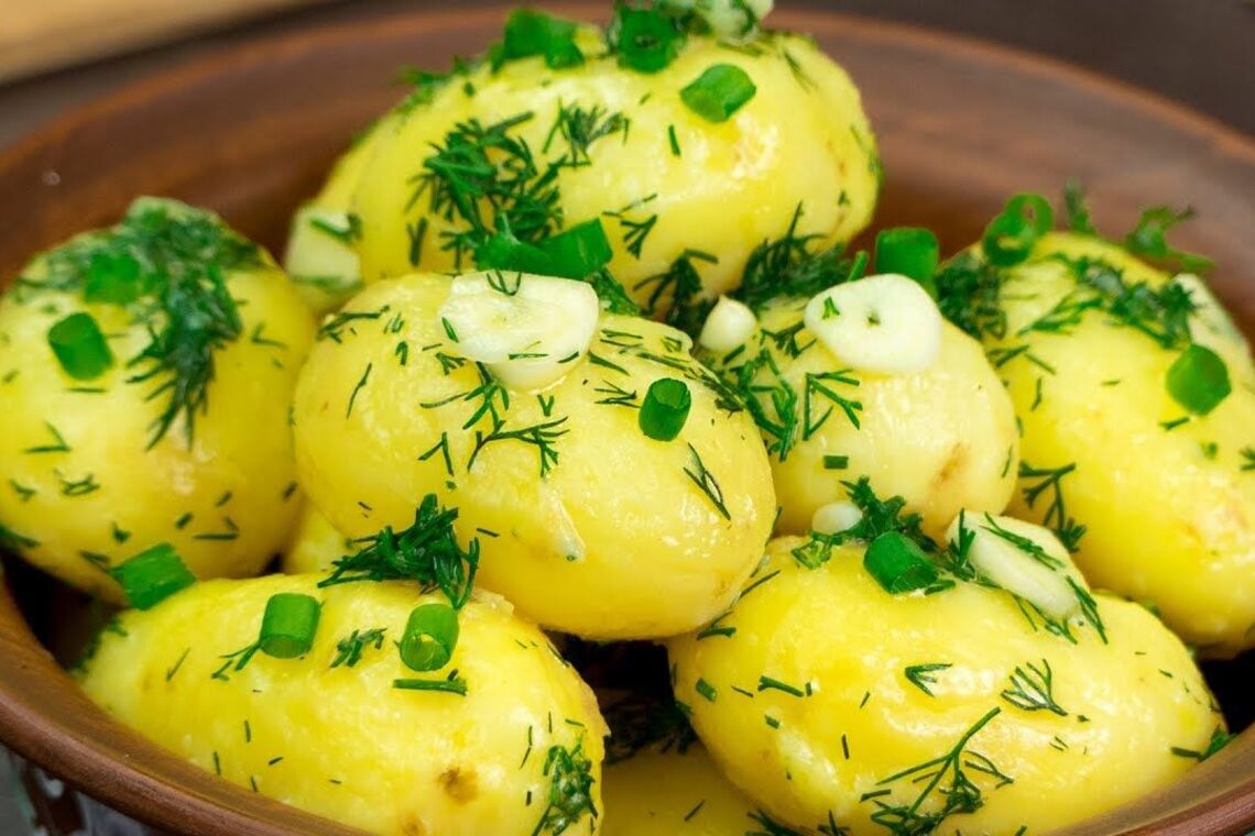 Что добавить в воду при варке старого картофеля, чтобы улучшить вкус