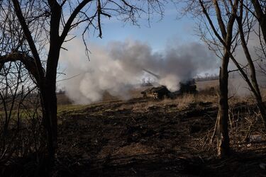 Бійці 3 ОШБр та 1-го мехбату біля Бахмуту з мінометів вдарили по складу з БК та позиціях окупантів (відео)