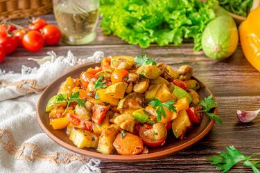 Как сделать постный салат из картофеля и грибов