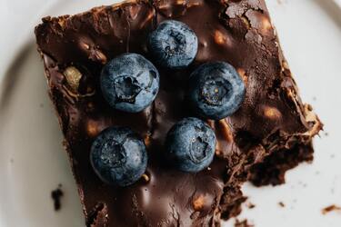 Brownies without milk and eggs: an economical recipe for those who are observing Lent