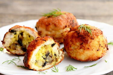 How to make potato and mushroom balls for Lent