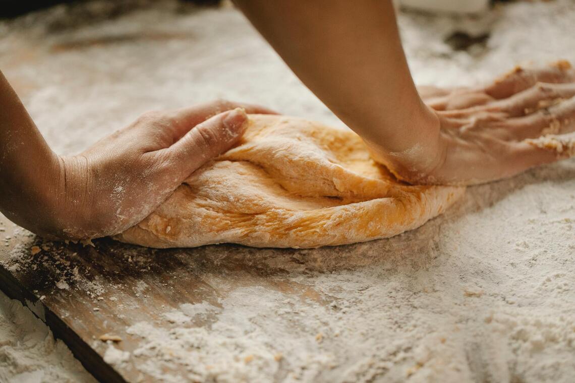 Секрет у пропорції продуктів: як приготувати ідеальне тісто на піцу