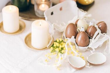 Шоколадные пасхальные яйца своими руками: простой лайфхак