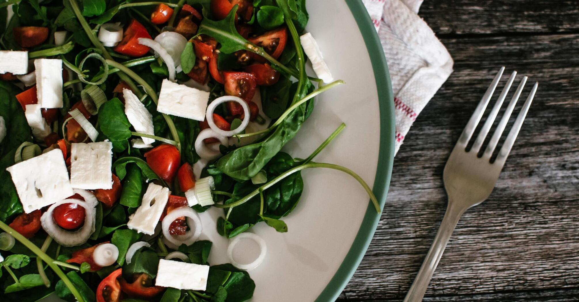 Оригінальні салати на Великдень: прості рецепти смачних страв без майонезу