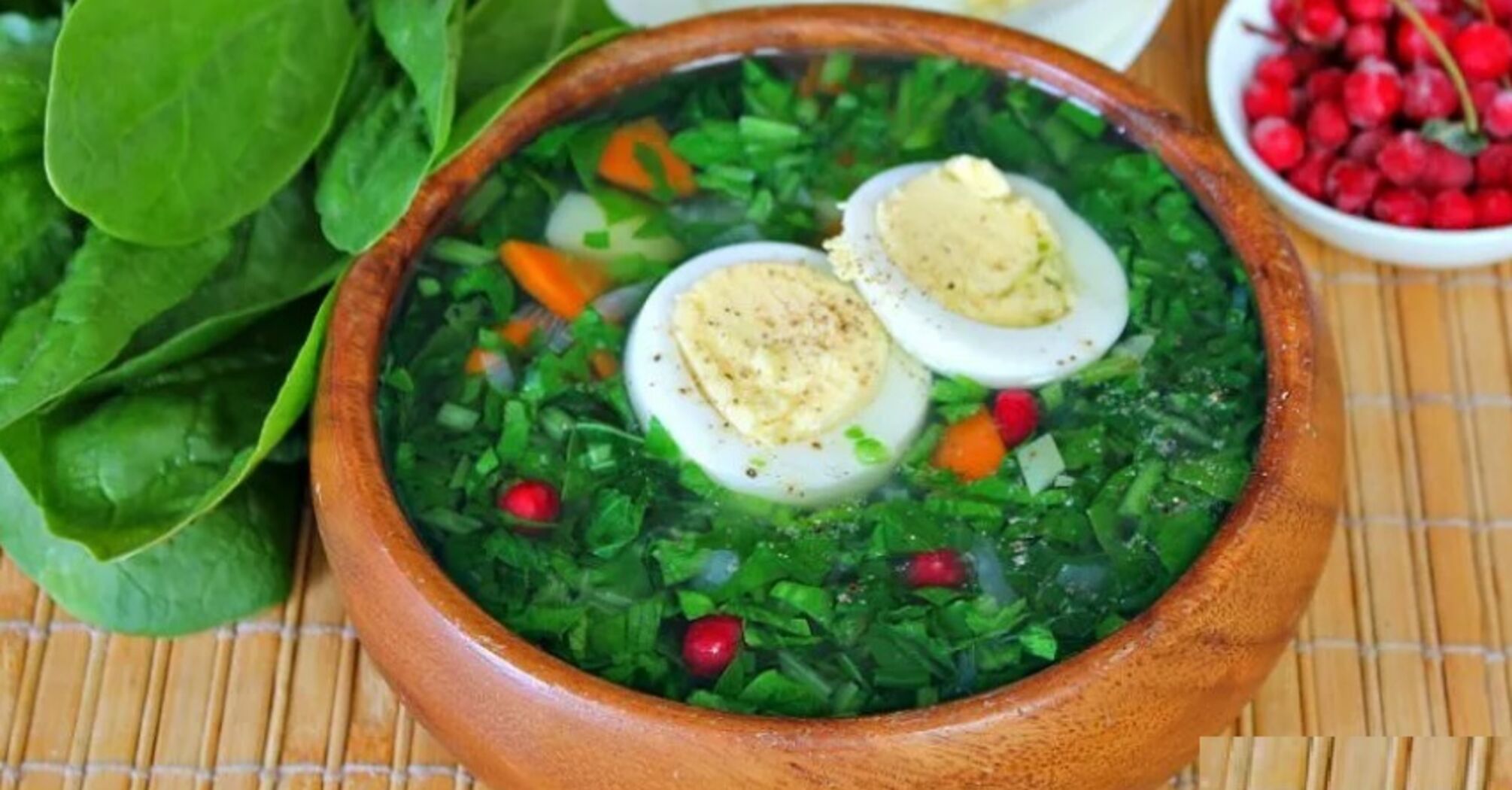 Альтернатива зеленому борщу: як зварити ароматний суп з кропивою та шпинатом