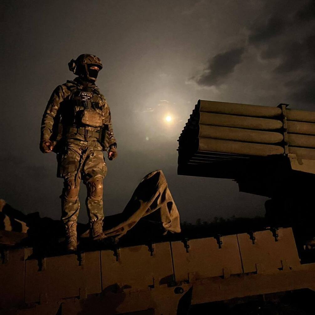 Воины 110 ОМБр показали, как на вражескую зенитную установку 'сошел благодатный огонь' (видео)