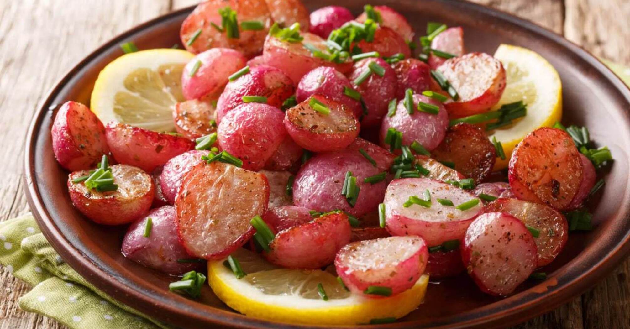 Як приготувати салат зі смаженою редискою