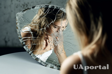 How did the superstition of the broken mirror arise and is it true