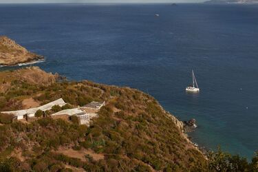 A former Rockefeller estate was sold on a Caribbean island for a record sum