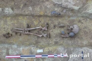 Пятьдесят могил: в центре Парижа обнаружили древний некрополь 2 века нашей эры.