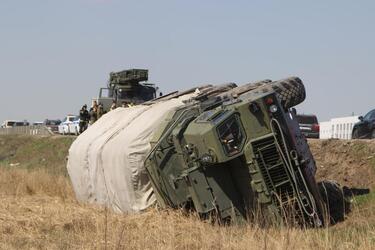 На росії п'яний водій перекинув тягач з ЗРК С-400 на 13 млрд рублів (фото)