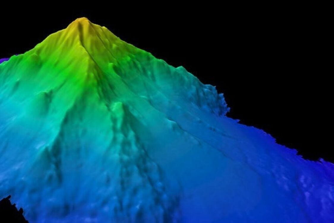 Ученые нашли странный подводный вулкан, похожий на большой кекс