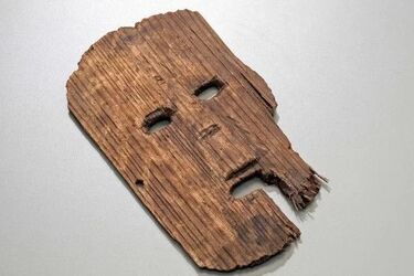 Perfectly preserved wooden mask of the early third century found by archaeologists in Japan: what it looks like