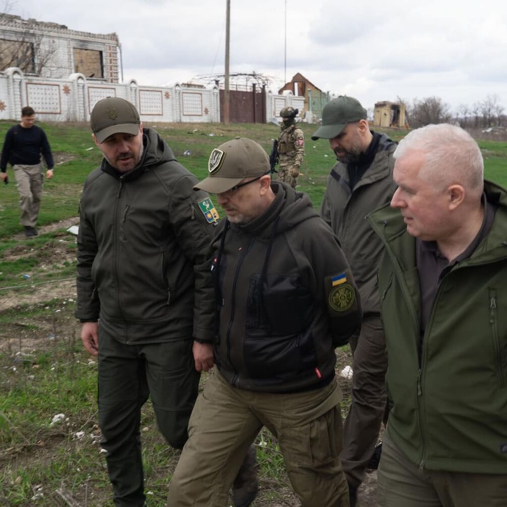 Zelenskyy instructs Zaluzhnyi to send military commissars from the rear to the front
