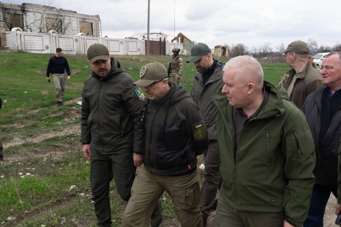 Zelenskyy instructs Zaluzhnyi to send military commissars from the rear to the front