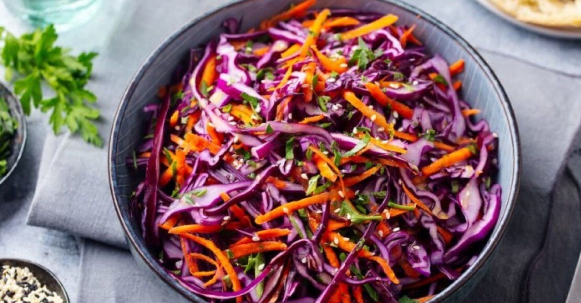 Весняний салат до великоднього столу: як приготувати просто та бюджетно