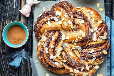 Здобний вінок на Великдень