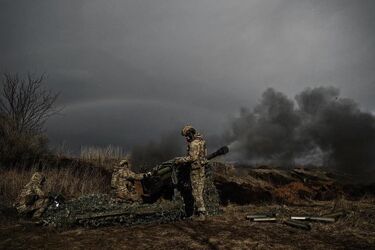 'Полумʼяний привіт 105-мм калібром': Вовки да Вінчі показали відео задвохсочення вагнерівців на Бахмутському напрямку