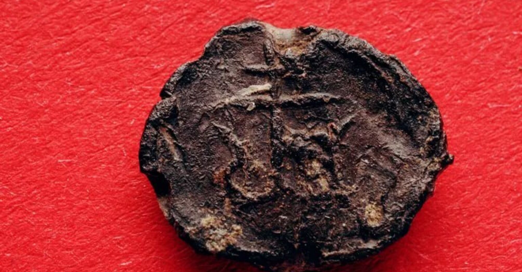 In Volyn, archaeologists found a customs seal from the time of Kyivan Rus (photo)